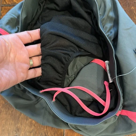 Under Armour Women’s Running/Workout Shorts NWT - Picture 7 of 10